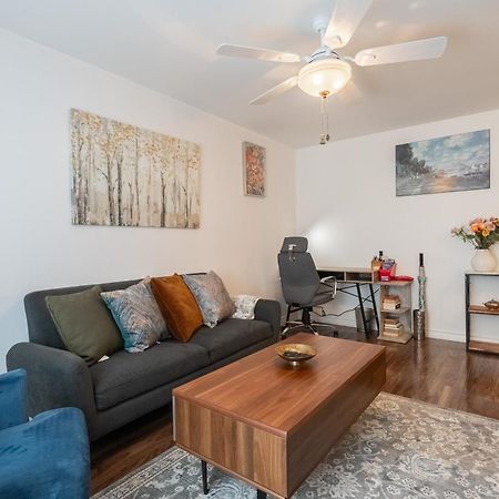Comfortable Spacious House With Parking Brossard Exteriér fotografie