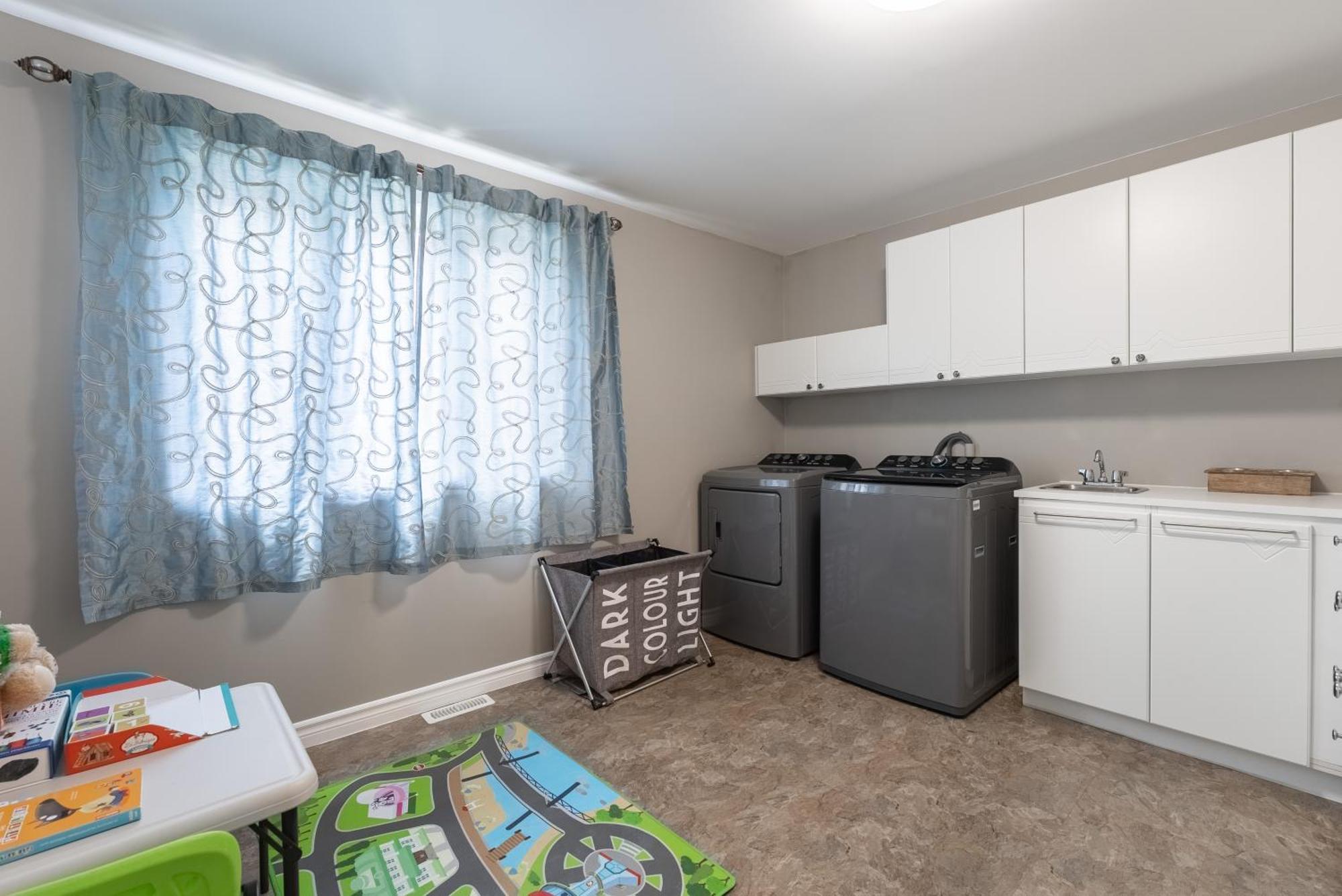 Comfortable Spacious House With Parking Brossard Exteriér fotografie