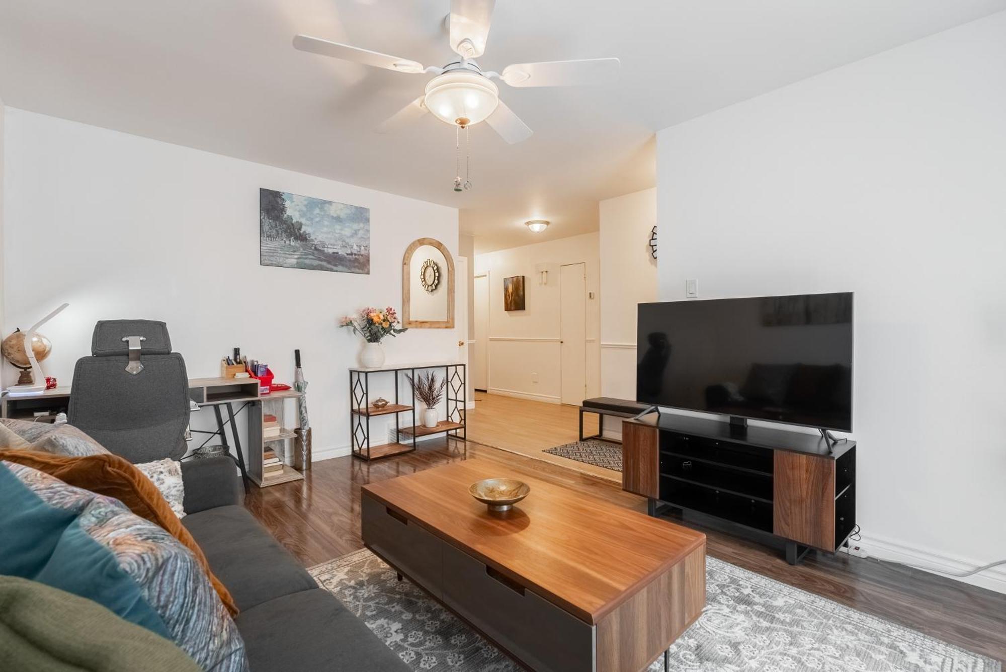 Comfortable Spacious House With Parking Brossard Exteriér fotografie