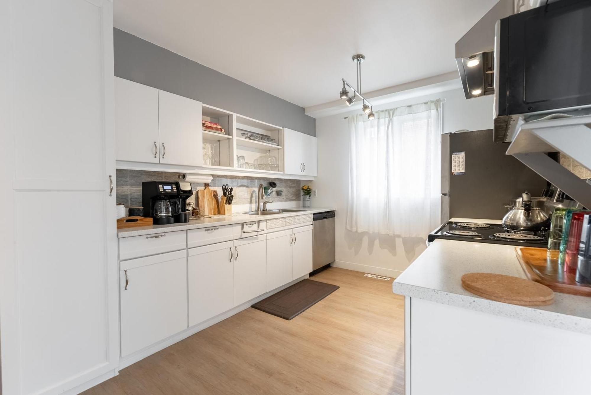 Comfortable Spacious House With Parking Brossard Exteriér fotografie