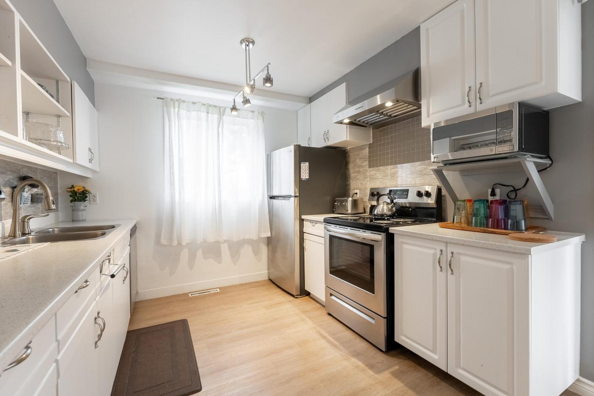 Comfortable Spacious House With Parking Brossard Exteriér fotografie
