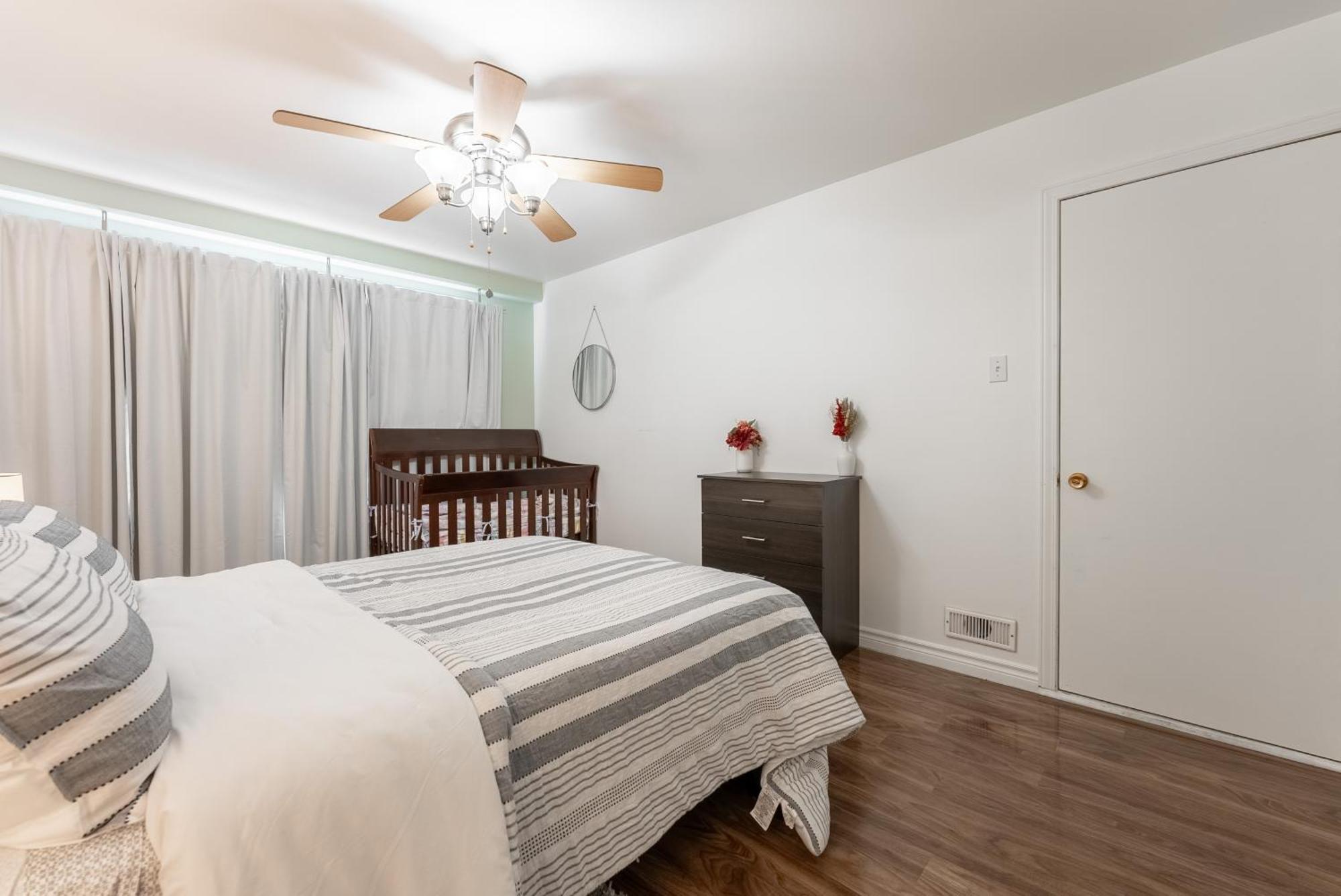 Comfortable Spacious House With Parking Brossard Exteriér fotografie