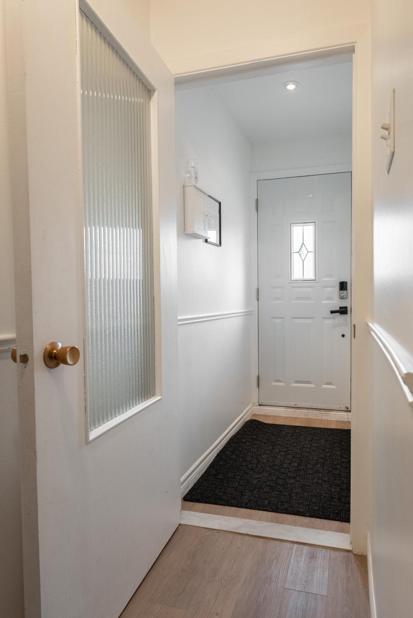 Comfortable Spacious House With Parking Brossard Exteriér fotografie