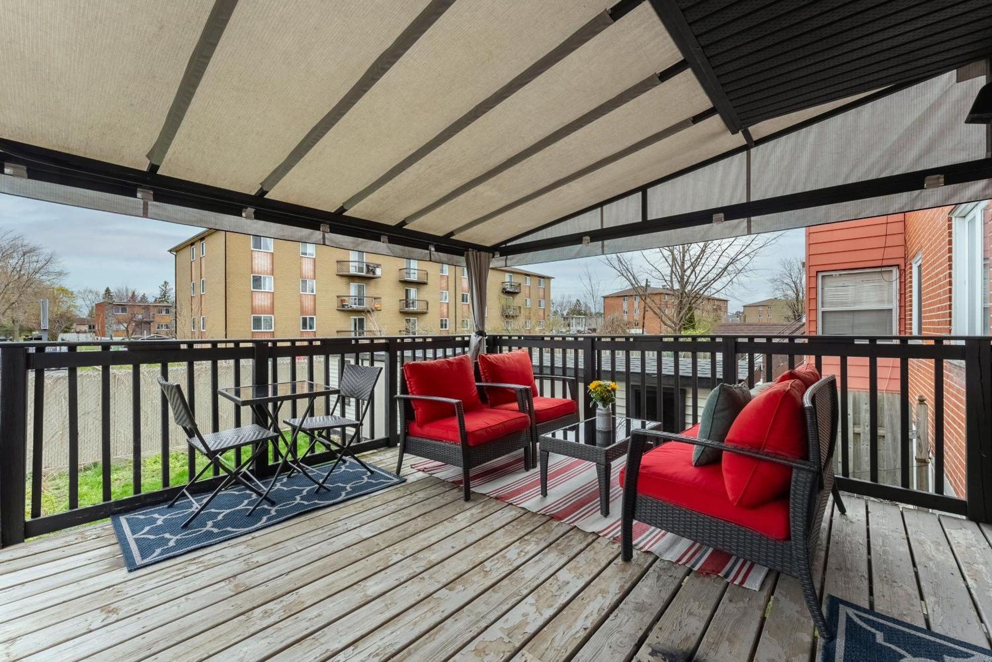 Comfortable Spacious House With Parking Brossard Exteriér fotografie